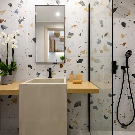 Soho Exclusive סקאלה פוטאמיאס